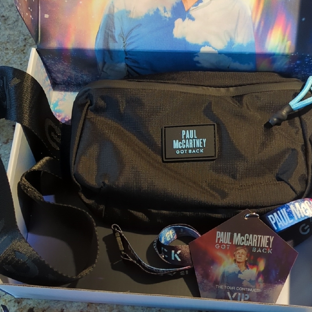 Paul McCartney Got Back Watch - Black and Blue - Picture 4 of 6